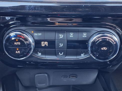 New 2026 Chevrolet Trax RS w/ Sunroof Package image 15