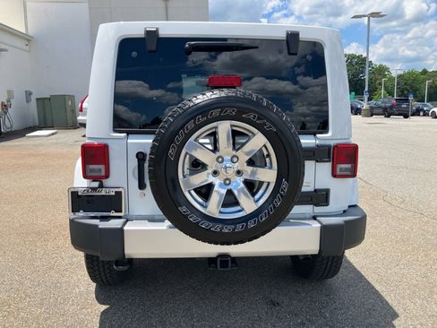 Used 2018 Jeep Wrangler Unlimited Sahara w/ Max Tow Package AWD/4WD image 18
