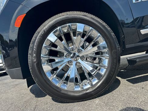 Used 2021 GMC Yukon Denali w/ Denali Premium Package AWD/4WD image 12