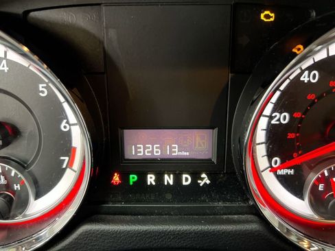 Used 2016 Dodge Grand Caravan SXT FWD image 13