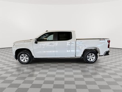 Used 2021 Chevrolet Silverado 1500 LT image 2