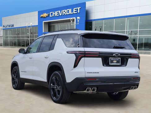 New 2027 Chevrolet Traverse LT w/ Midnight/Sport Edition FWD image 4
