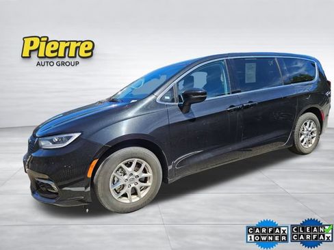 Used 2023 Chrysler Pacifica Touring-L FWD image 1