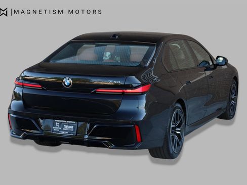 Used 2024 BMW 740i w/ Premium Package 2 image 7