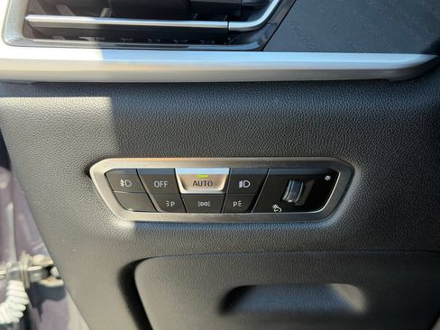 Used 2022 BMW X7 xDrive40i w/ Premium Package AWD/4WD image 41