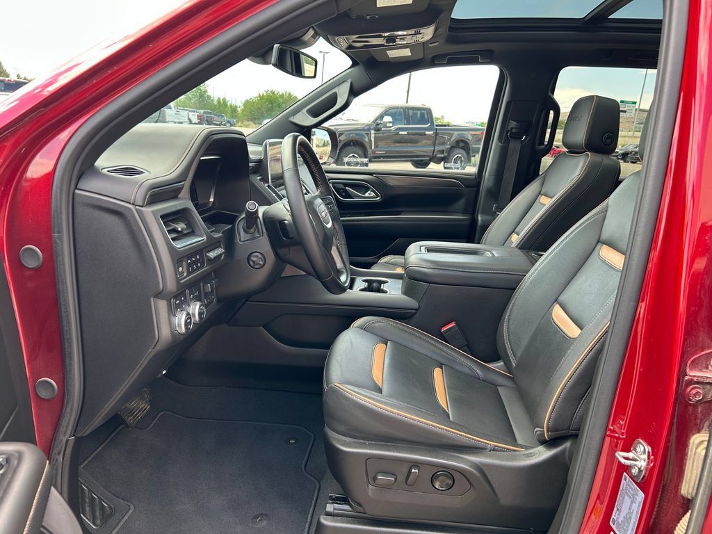 Used 2024 GMC Yukon AT4 w/ AT4 Premium Plus Package AWD/4WD image 9