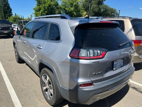Used 2019 Jeep Cherokee Limited AWD/4WD image 6