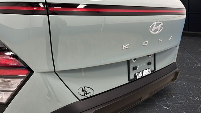Used 2025 Hyundai Kona SEL AWD/4WD image 35