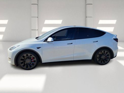 Used 2022 Tesla Model Y Performance image 4
