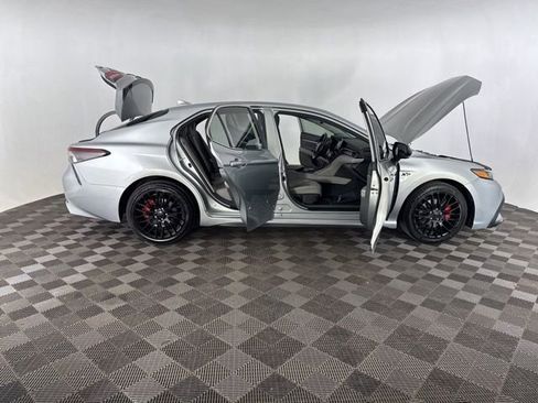 Used 2022 Toyota Camry SE image 13