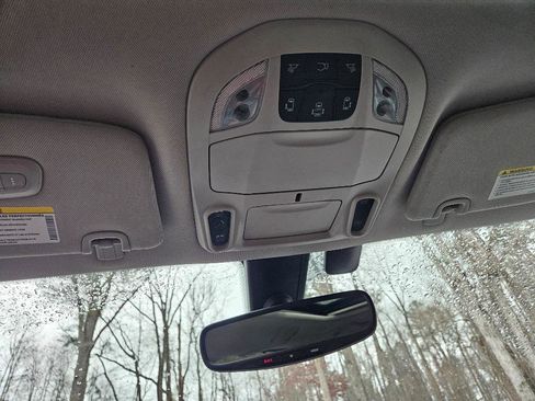 Used 2017 Chrysler Pacifica Limited image 30