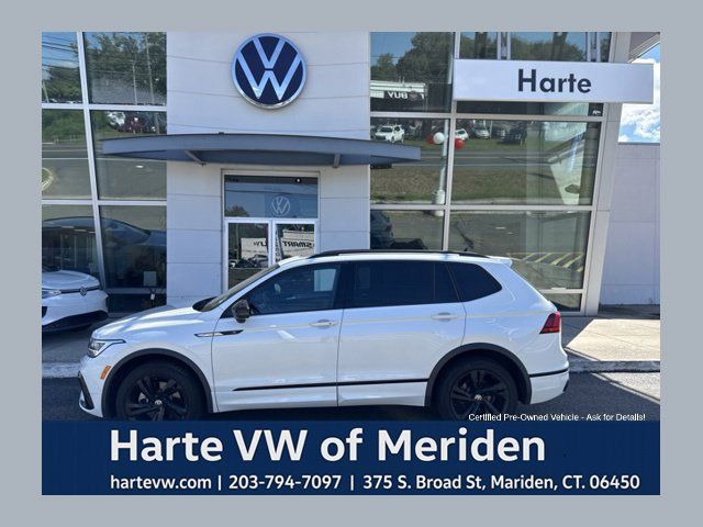 Used 2023 Volkswagen Tiguan SE R-Line AWD/4WD image 1