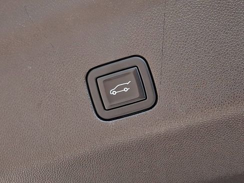 Certified 2023 Chevrolet Tahoe LT AWD/4WD image 30