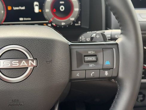 Used 2025 Nissan Rogue Platinum w/ Platinum Premium Package FWD image 12