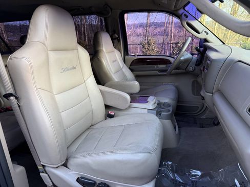 Used 2004 Ford Excursion Limited image 16