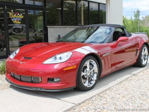 Used 2011 Chevrolet Corvette Grand Sport w/ Preferred Equipment Group RWD image 1