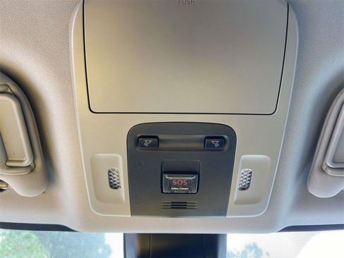 Used 2019 Toyota Camry LE image 20