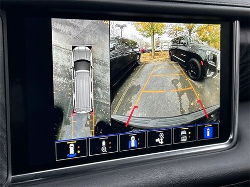 Used 2022 GMC Yukon XL Denali w/ Advanced Technology Package image 37