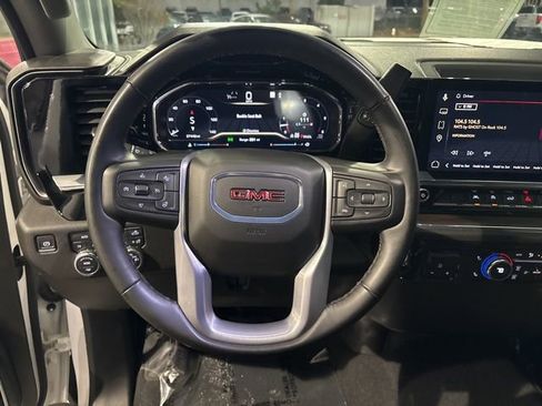 Used 2025 GMC Sierra 1500 SLT image 18