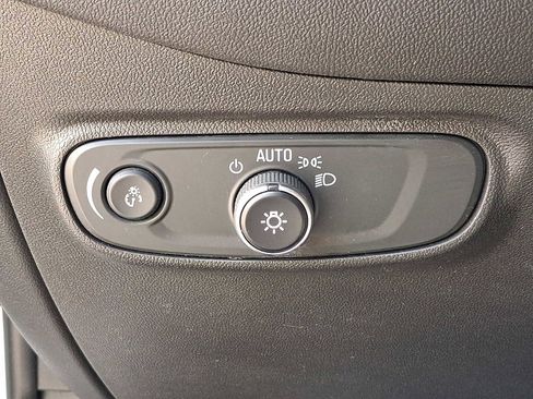 Used 2023 Chevrolet Equinox LT image 25