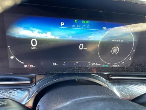 Used 2022 Kia Carnival SX Prestige image 11