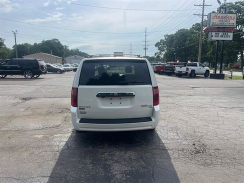 Used 2010 Dodge Grand Caravan SE w/ Entertainment Group 1 FWD image 6