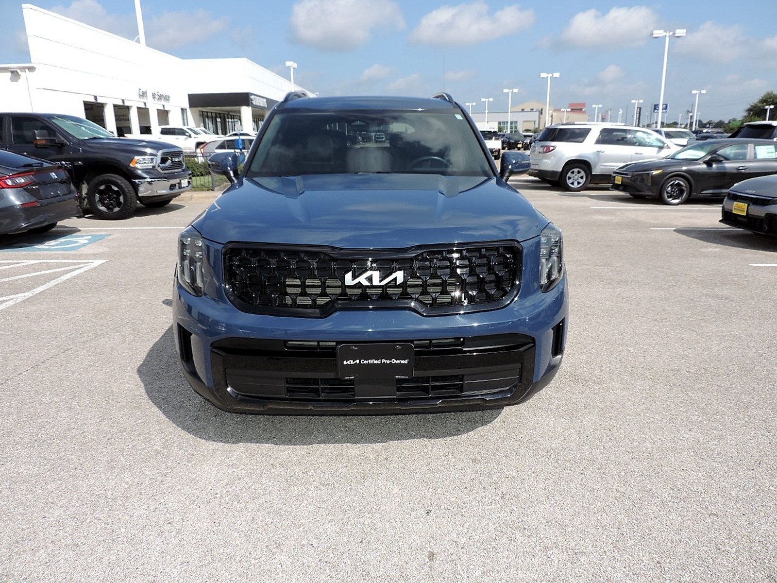 Used 2024 Kia Telluride EX X-Line AWD/4WD image 2