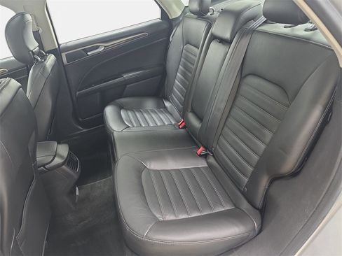 Used 2014 Ford Fusion SE w/ Equipment Group 202A image 13