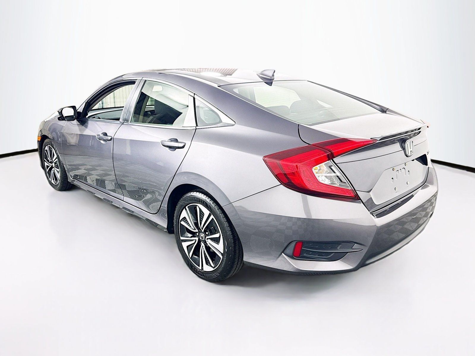 Used 2018 Honda Civic EX image 6