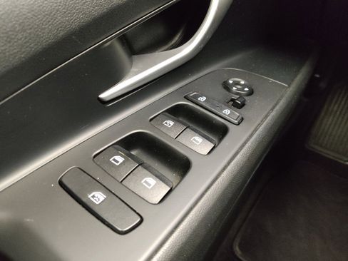 Used 2023 Hyundai Elantra SEL w/ Preferred Accessory Package FWD image 27
