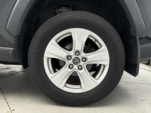 Used 2019 Toyota RAV4 XLE w/ Convenience Package AWD/4WD image 11