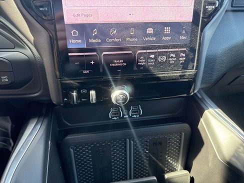 New 2026 RAM 3500 Laramie AWD/4WD image 25