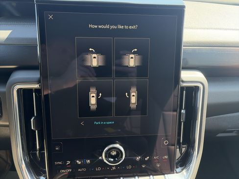 Used 2026 GMC Yukon Denali w/ LPO, Floor Liner Package AWD/4WD image 30