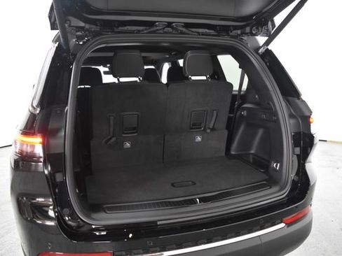 New 2025 Jeep Grand Cherokee L Laredo w/ Luxury Tech Group I image 7