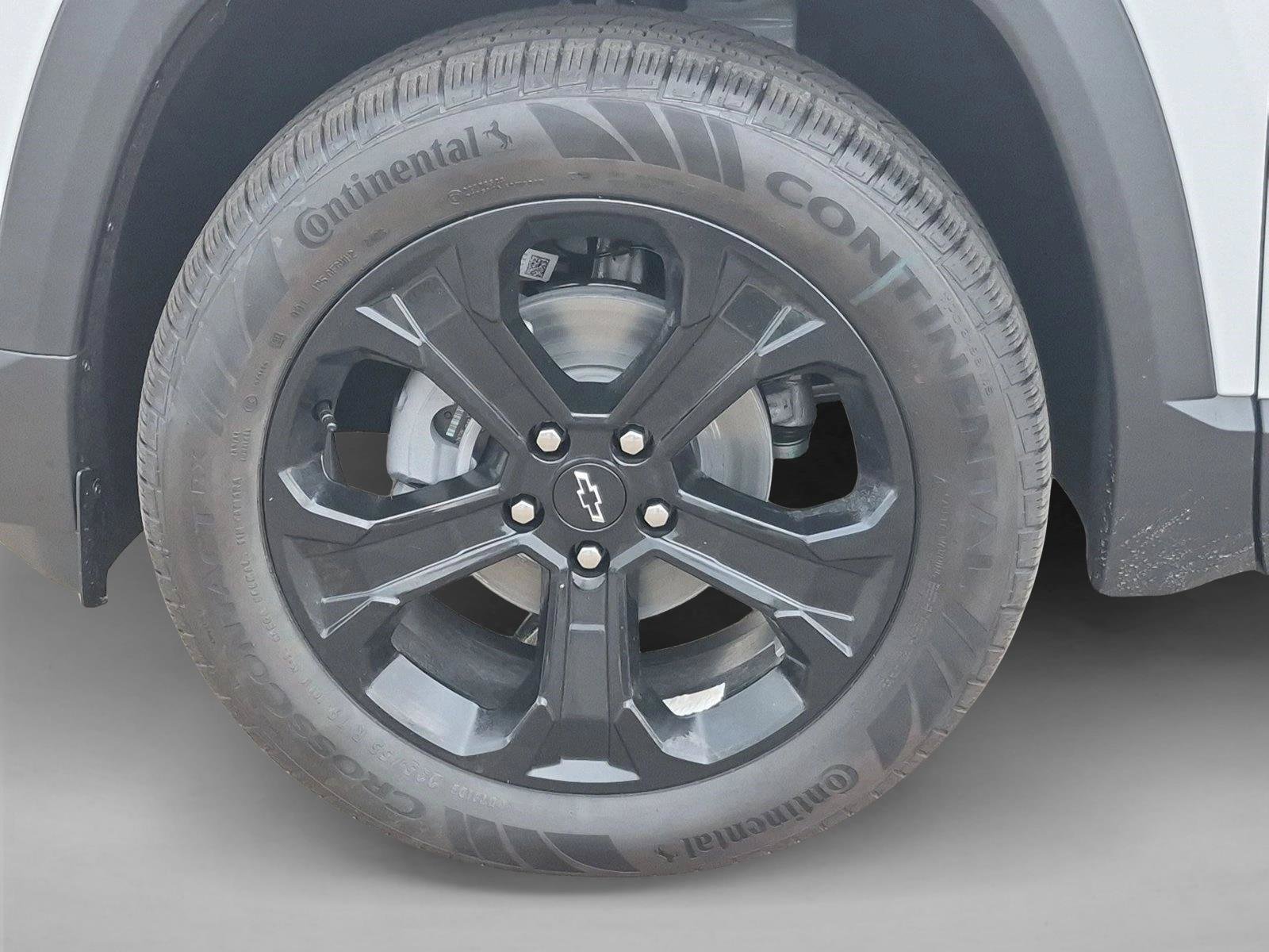 New 2027 Chevrolet Equinox LT w/ Midnight Edition FWD image 10