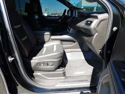 Used 2021 GMC Yukon XL AT4 w/ AT4 Premium Plus Package AWD/4WD image 19