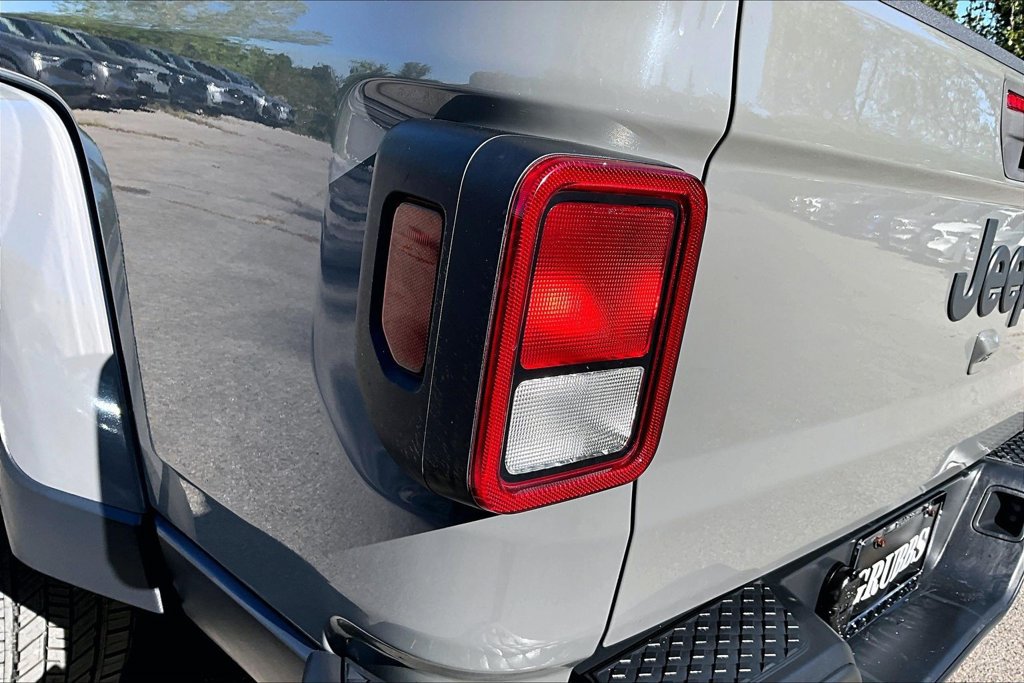 Used 2021 Jeep Gladiator Sport AWD/4WD image 42