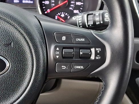 Used 2018 Kia Sedona LX w/ LX Essentials Premium Package FWD image 22
