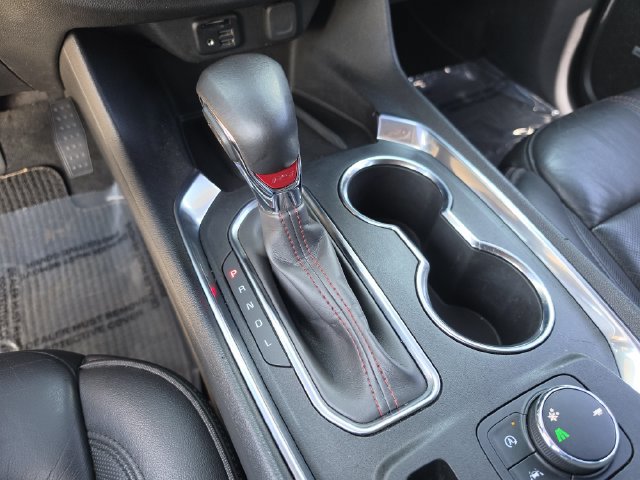 Used 2022 Chevrolet Traverse RS FWD image 32