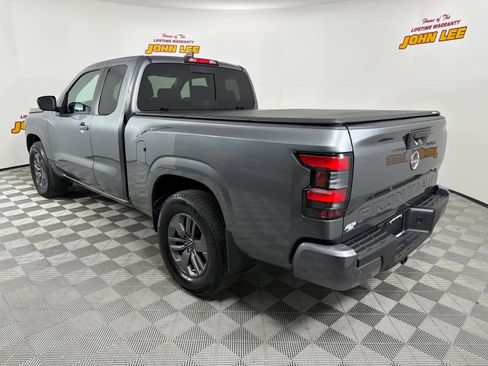 Certified 2025 Nissan Frontier SV w/ SV Convenience Package RWD image 3