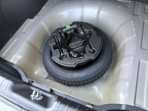 Used 2025 Hyundai Elantra SEL FWD image 35