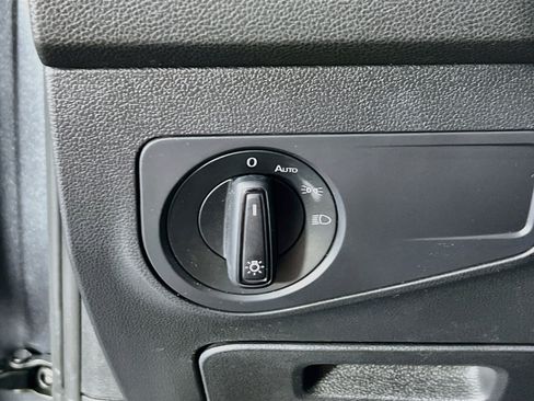 Used 2020 Volkswagen Tiguan S FWD image 10