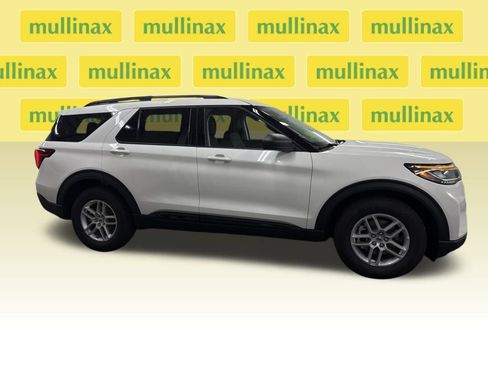 New 2026 Ford Explorer Active image 2