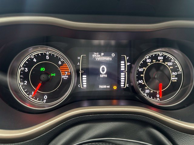 Used 2018 Jeep Cherokee Latitude w/ Altitude Package FWD image 15