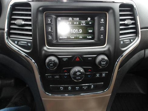 Used 2017 Jeep Grand Cherokee Laredo w/ Quick Order Package 23E image 18