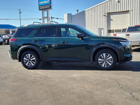 Used 2022 Nissan Pathfinder SL image 5