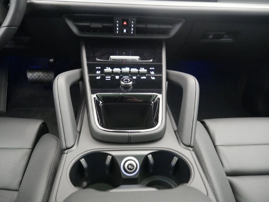 Certified 2026 Porsche Cayenne AWD/4WD image 42