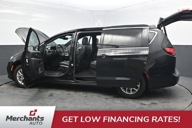 Used 2025 Chrysler Pacifica Select FWD image 56