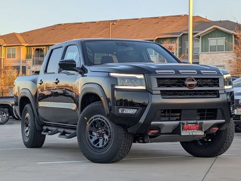 New 2026 Nissan Frontier PRO-4X w/ Pro-4x Convenience Package image 2