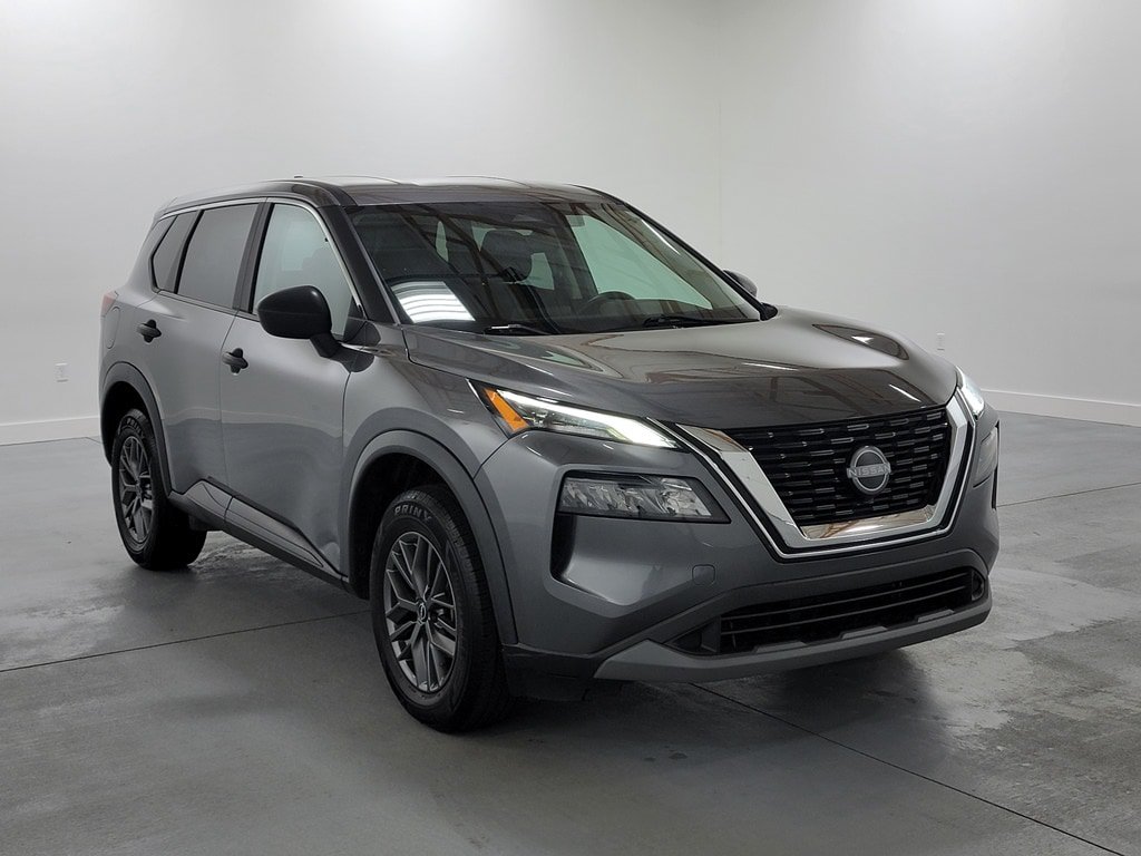 Used 2023 Nissan Rogue S FWD image 2
